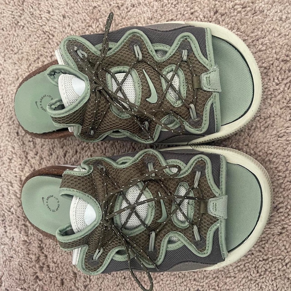 COPY - Nike Slides